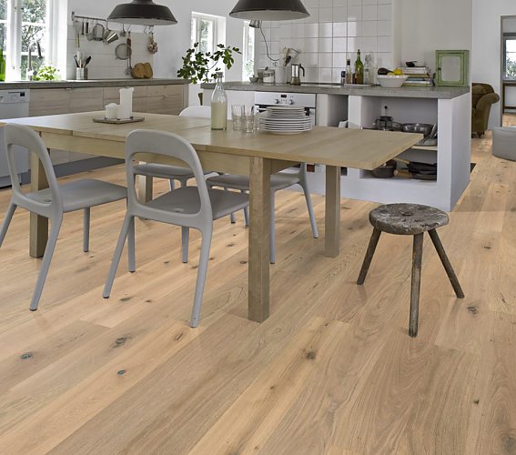 Паркетная доска Kahrs Новая классика Дуб Шёпот Nouveau Whisper 151N9AEK16KW200 Lively 2000×187×15 фото в интерьере Паркетная доска Kahrs Новая классика Дуб Шёпот Nouveau Whisper 151N9AEK16KW200 Lively 2000×187×15 фото в интерьере